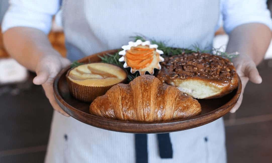 học làm bánh