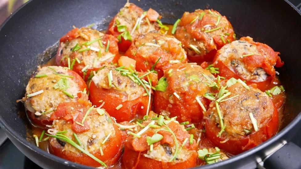 Cách làm cà chua thịt sốt chua ngọt hấp dẫn ngon lành