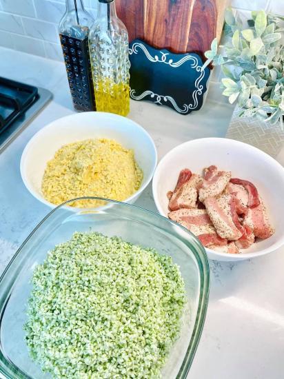 Nghệ thuật gói bánh chưng độc đáo từ lá chuối tự nhiên