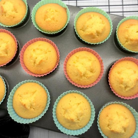 Cach lam banh cupcake 5