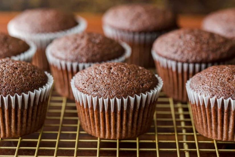 Cách làm bánh cupcake socola thơm ngon đúng chuẩn chuyên gia!