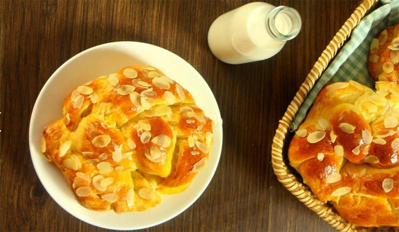 Cach lam banh mi hoa cuc don gian tai nha 202004091207405597