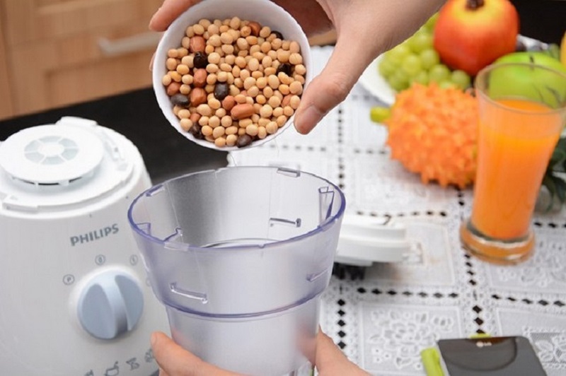 Cách sử dụng máy xay sinh tố để xay hạt khô
