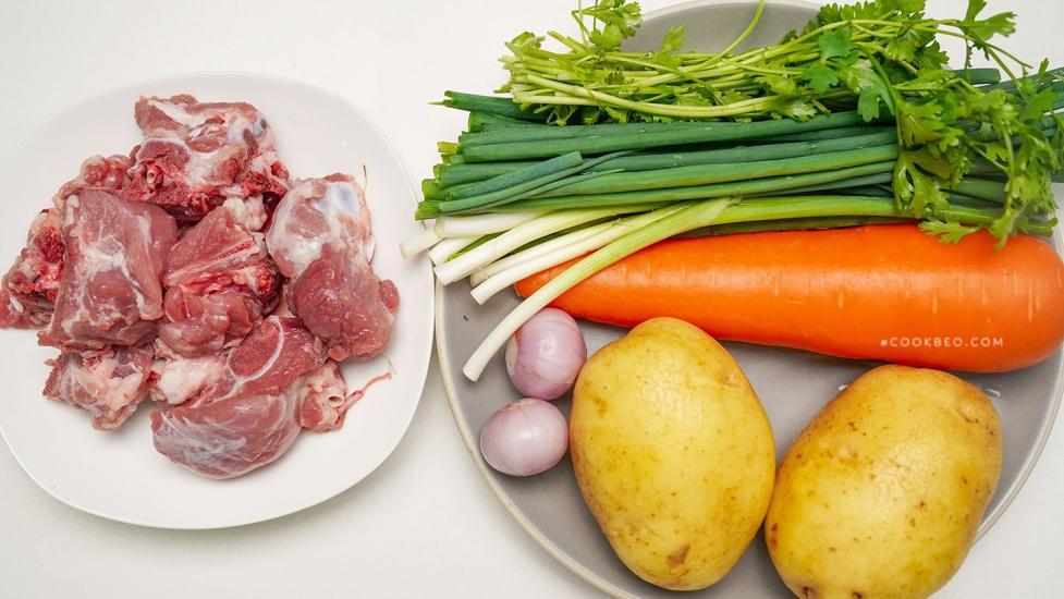 Cách nấu canh xương khoai tây thơm ngon và hấp dẫn