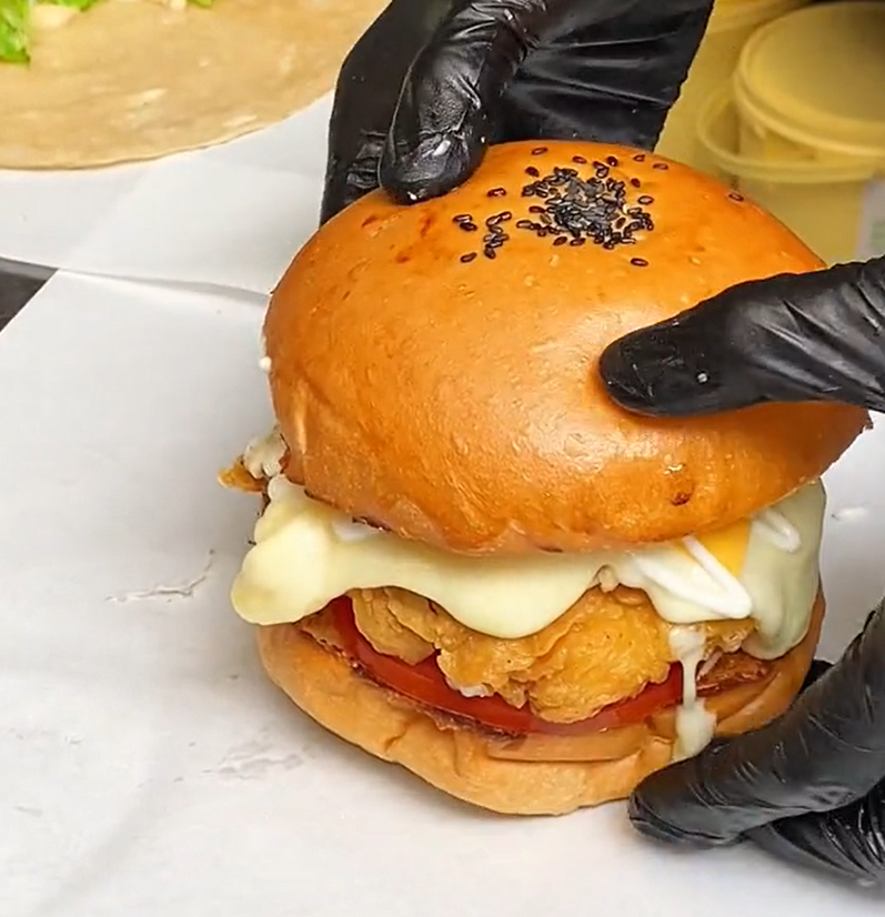 Khóa học làm bánh burger phô mai siêu ngon tại TPHCM