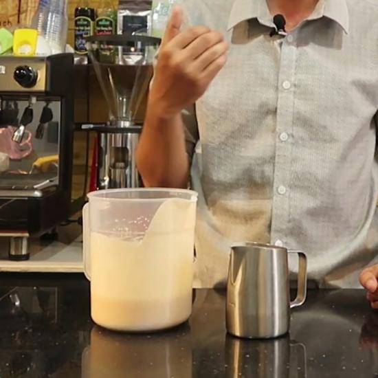 Hướng dẫn cách làm trà sữa kem cheese thơm ngon tại nhà