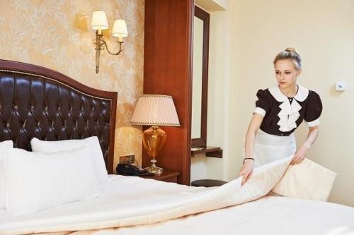 Những mẹo Housekeeping giúp dọn phòng khách sạn nhanh hơn