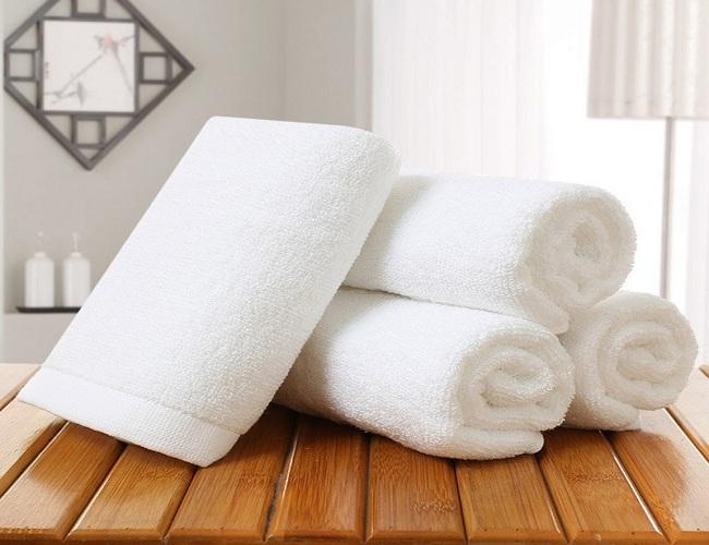 Bí quyết xử lý 5 vấn đề thường gặp với khăn tắm khách sạn khi giặt