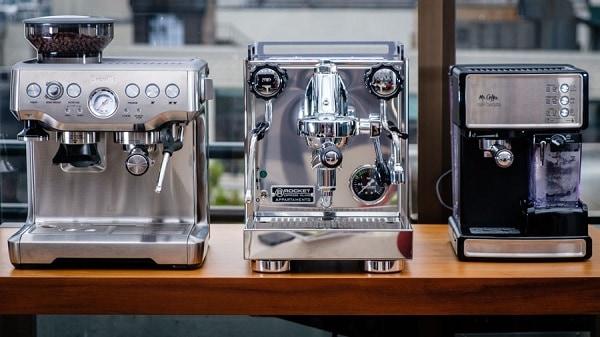 So sánh máy pha cafe cho quán nhỏ và máy pha cà phê tự động