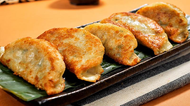 Bí quyết tạo nên bánh Mandu chiên thơm ngon và giòn tan