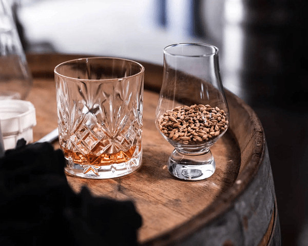 Whisky Single Grain - Bí Quyết Của Rượu Ngủ Cốc Đơn